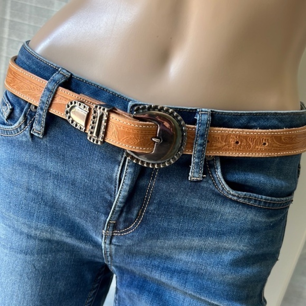 Really nice light brown embossed western style ranger belt w/gunmetal buckle